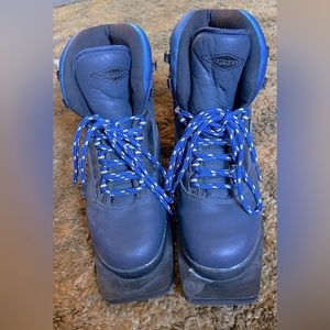 MERRELL Sz. 7 Black Cross Country Ski Boots With Blue Laces
